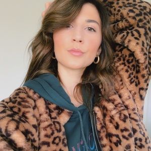 Meet your Posher, Alyssa